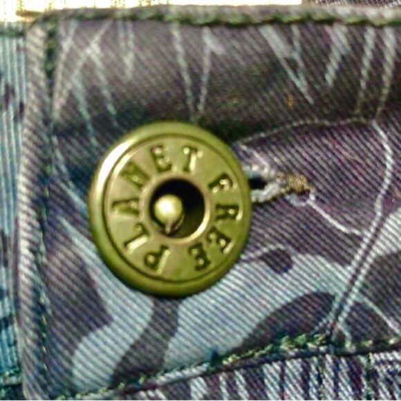 Free Planet Men’s Palm Tree Print Shorts in Blues Men’s 36 - Picture 3 of 6